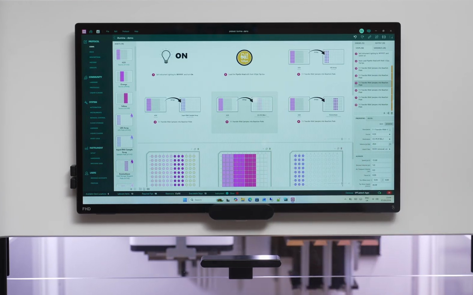 The integrated tablet, where protocols are set up by drag and drop and run at the instrument